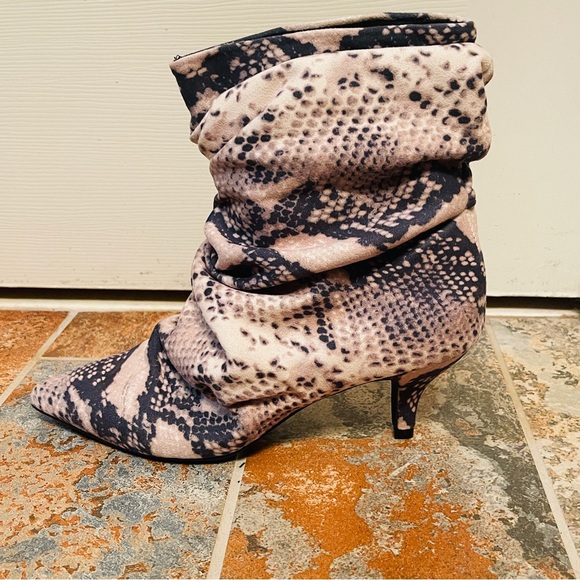 🐍NWOB! Soft Snake/Python Print, Kitten Heels, Scrunchy Ankle Booties! - Picture 7 of 13